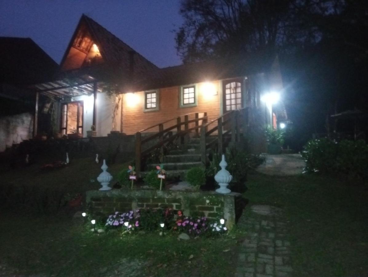 Casa Aconchegante Na Serra. Santo Antonio do Pinhal Bagian luar foto
