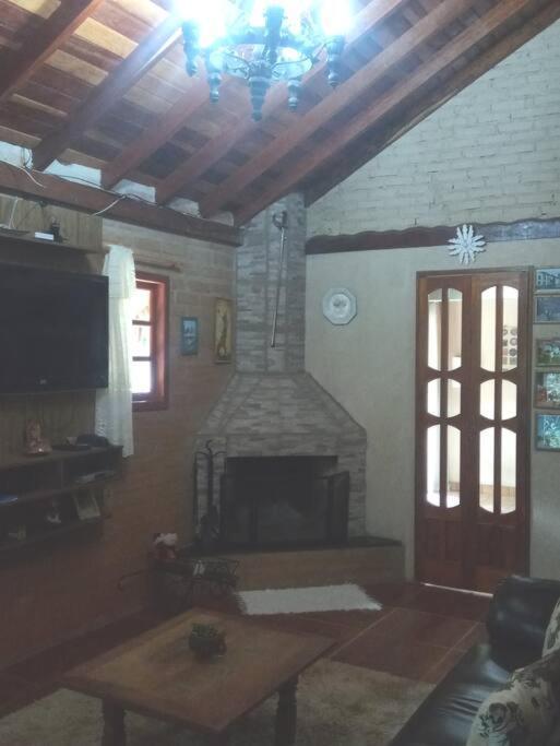 Casa Aconchegante Na Serra. Santo Antonio do Pinhal Bagian luar foto